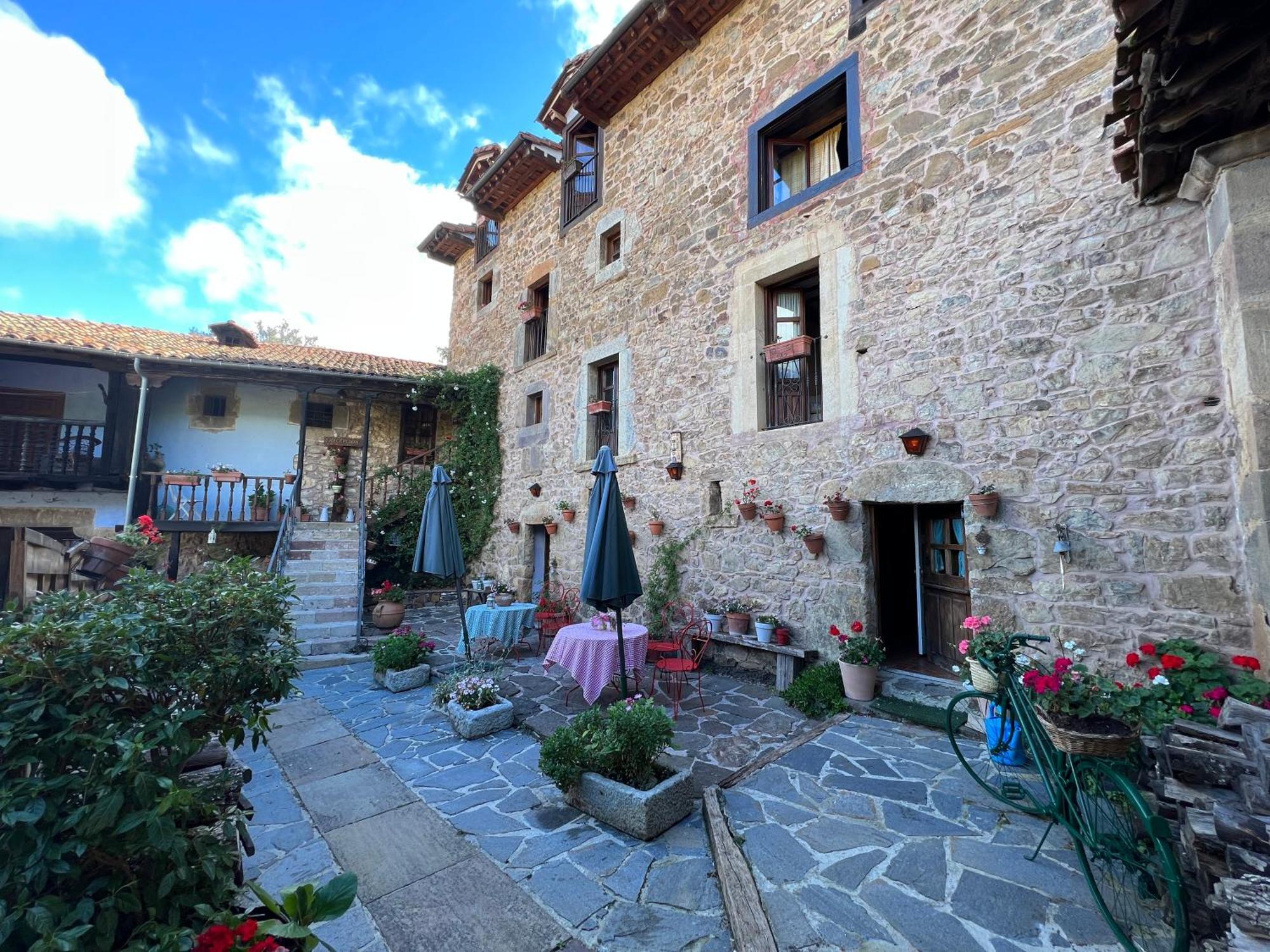Posada La Trebede Perrozo Exterior photo