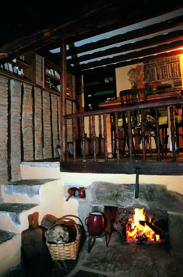 Posada La Trebede Perrozo Exterior photo