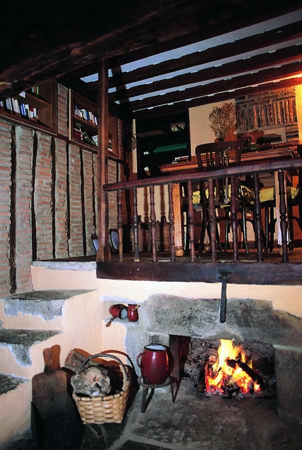 Posada La Trebede Perrozo Exterior photo